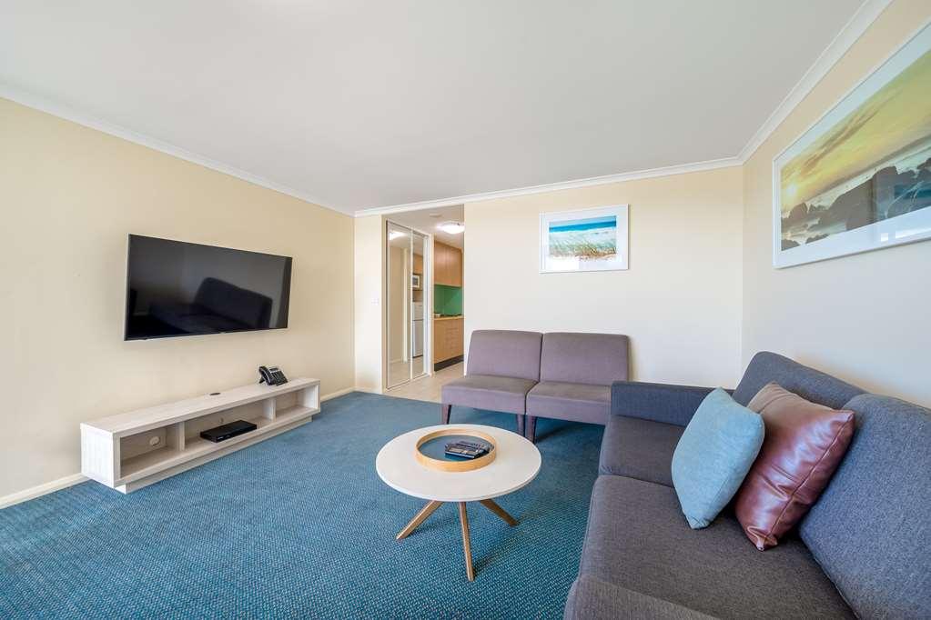Oaks The Entrance Waterfront Suites Room photo