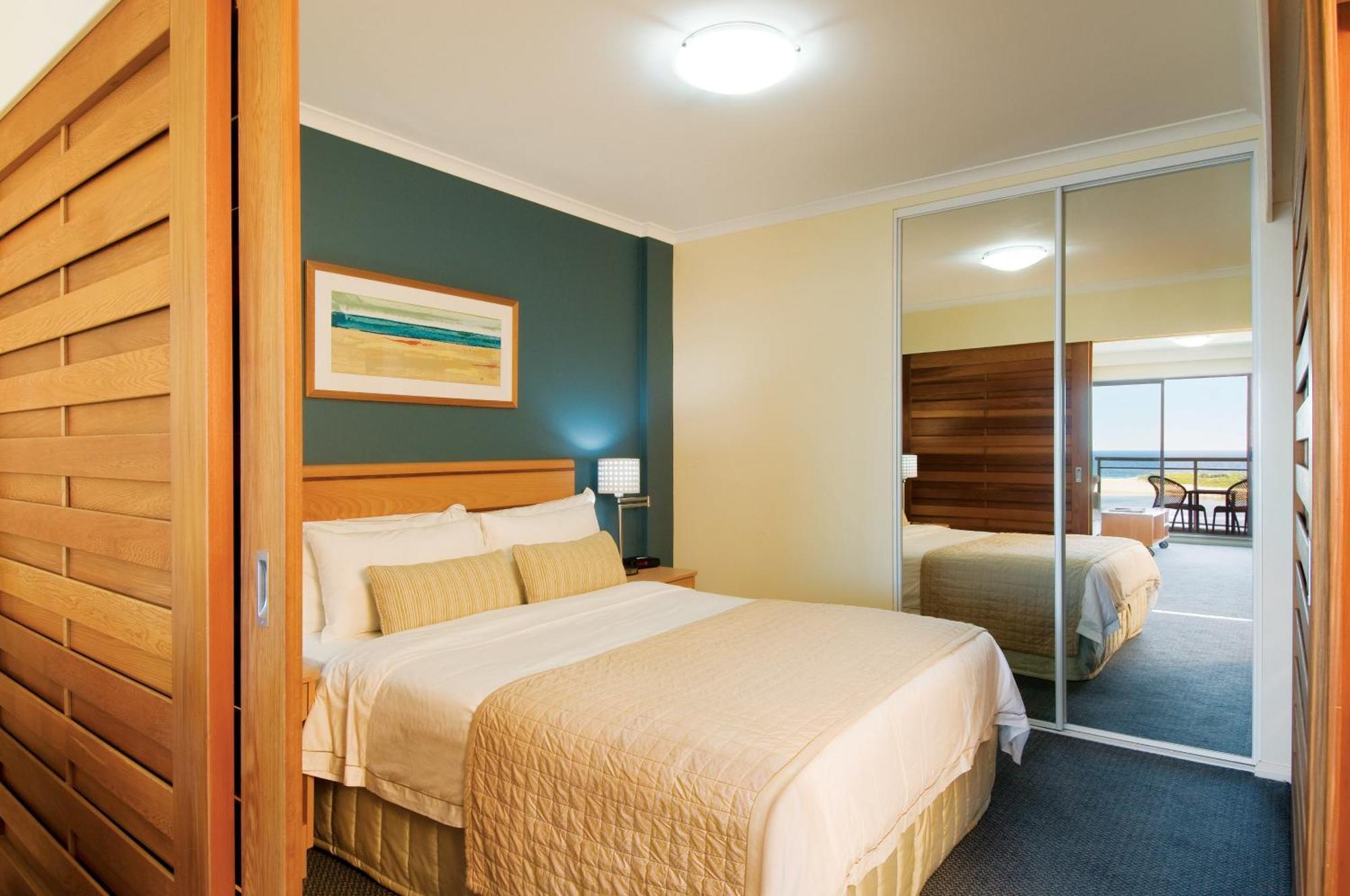 Oaks The Entrance Waterfront Suites Room photo
